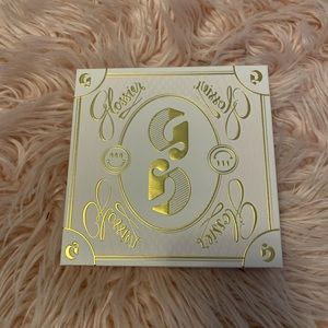 Glossier Holiday Box